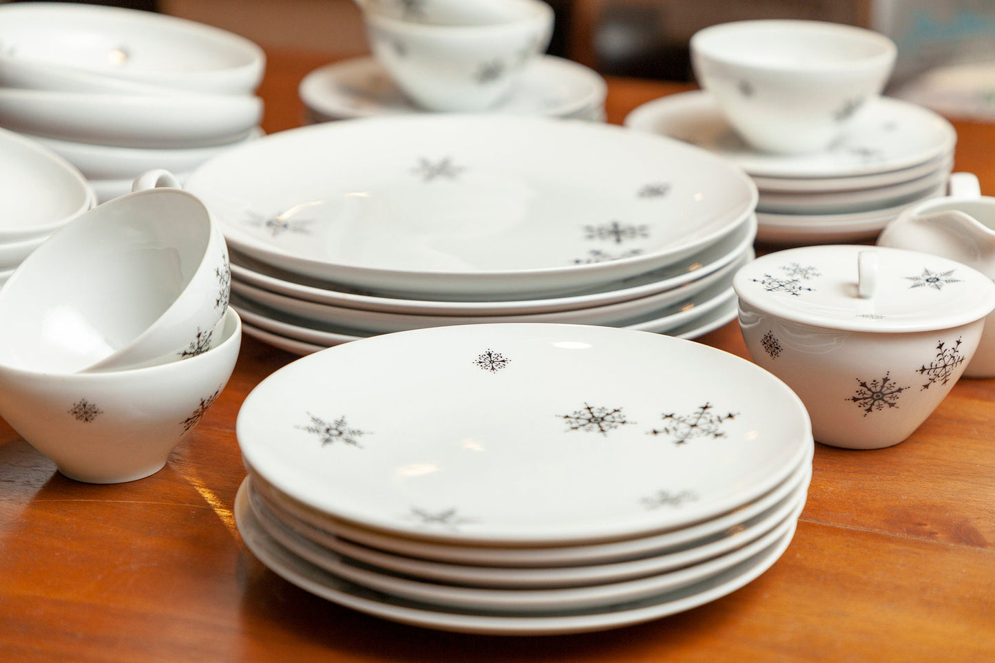 Rare Mid Century Modern ACI Fine China Set - "Fantasy" - Service for 5, plus Sugar, Creamer, Soup Bowls and Fruit/Dessert Bowls