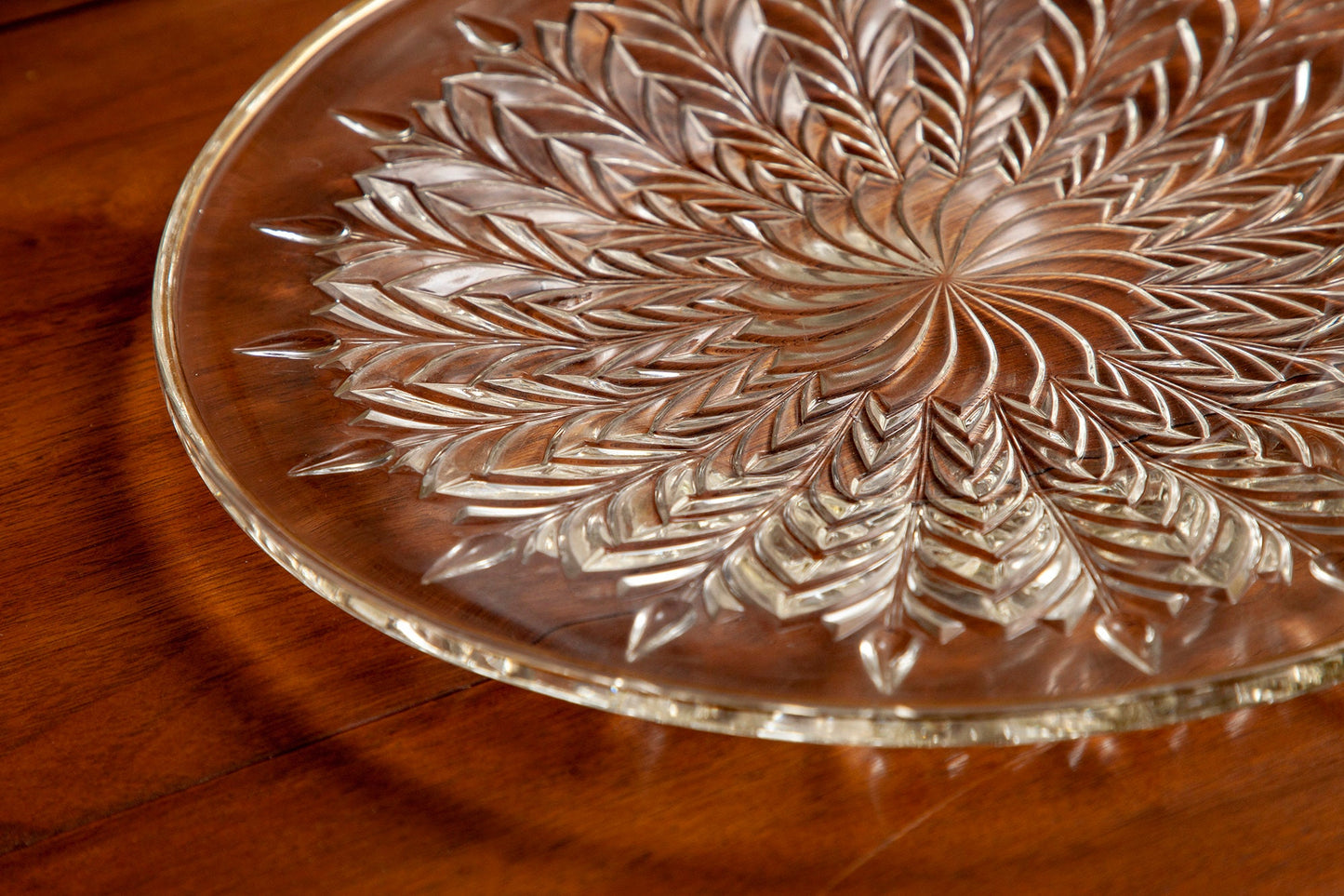 Vintage Rare Jeannette Feather Gold Trim Torte Platter