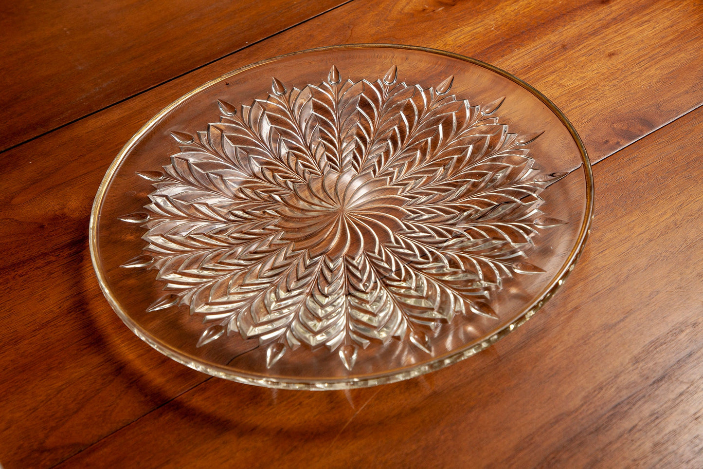 Vintage Rare Jeannette Feather Gold Trim Torte Platter